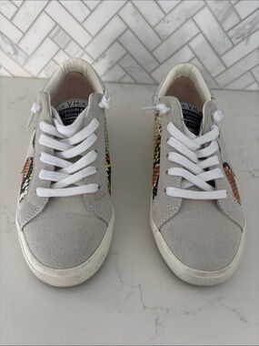 Vintage Havana Grey Sneakers with Black and Silver Accents
